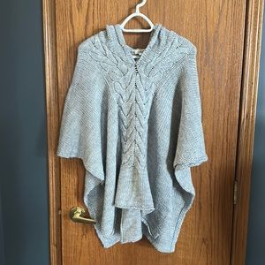 Cocogio ladies grey knit hooded poncho, worn once, great condition!